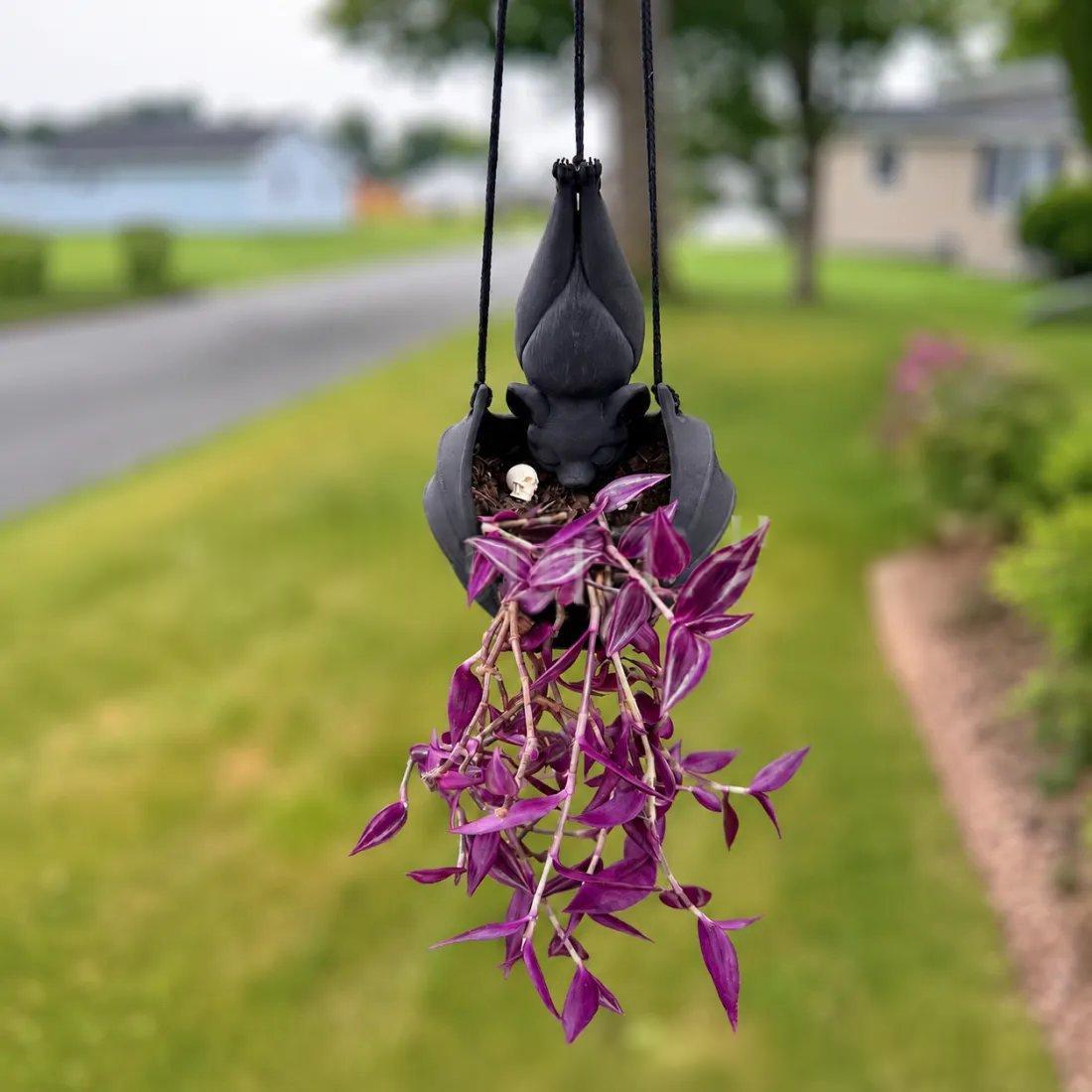 Hanging bat flower pot, view 4